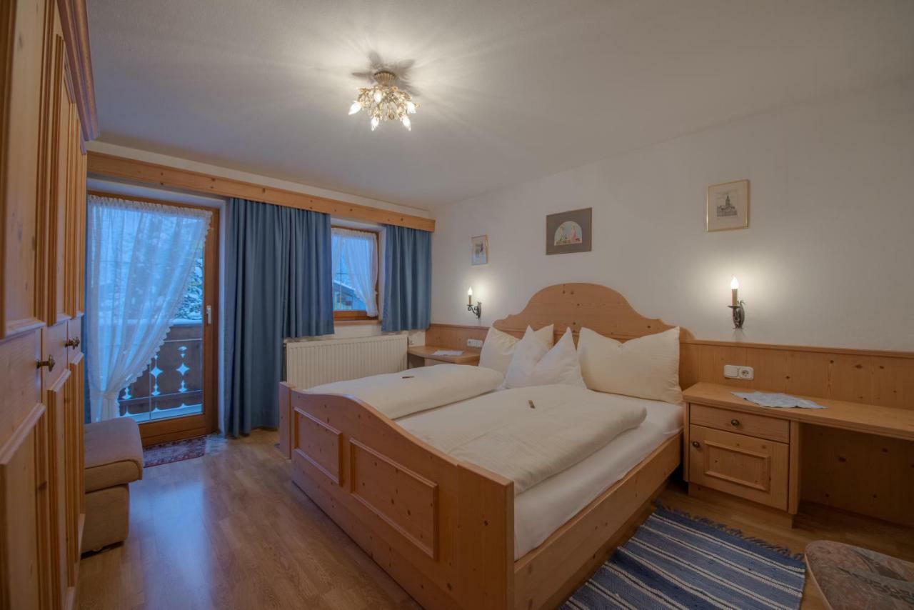 Apartment Holzschnitzers